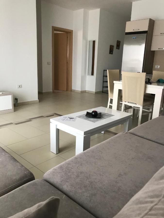 Jasmine Apartments ساراندا المظهر الخارجي الصورة